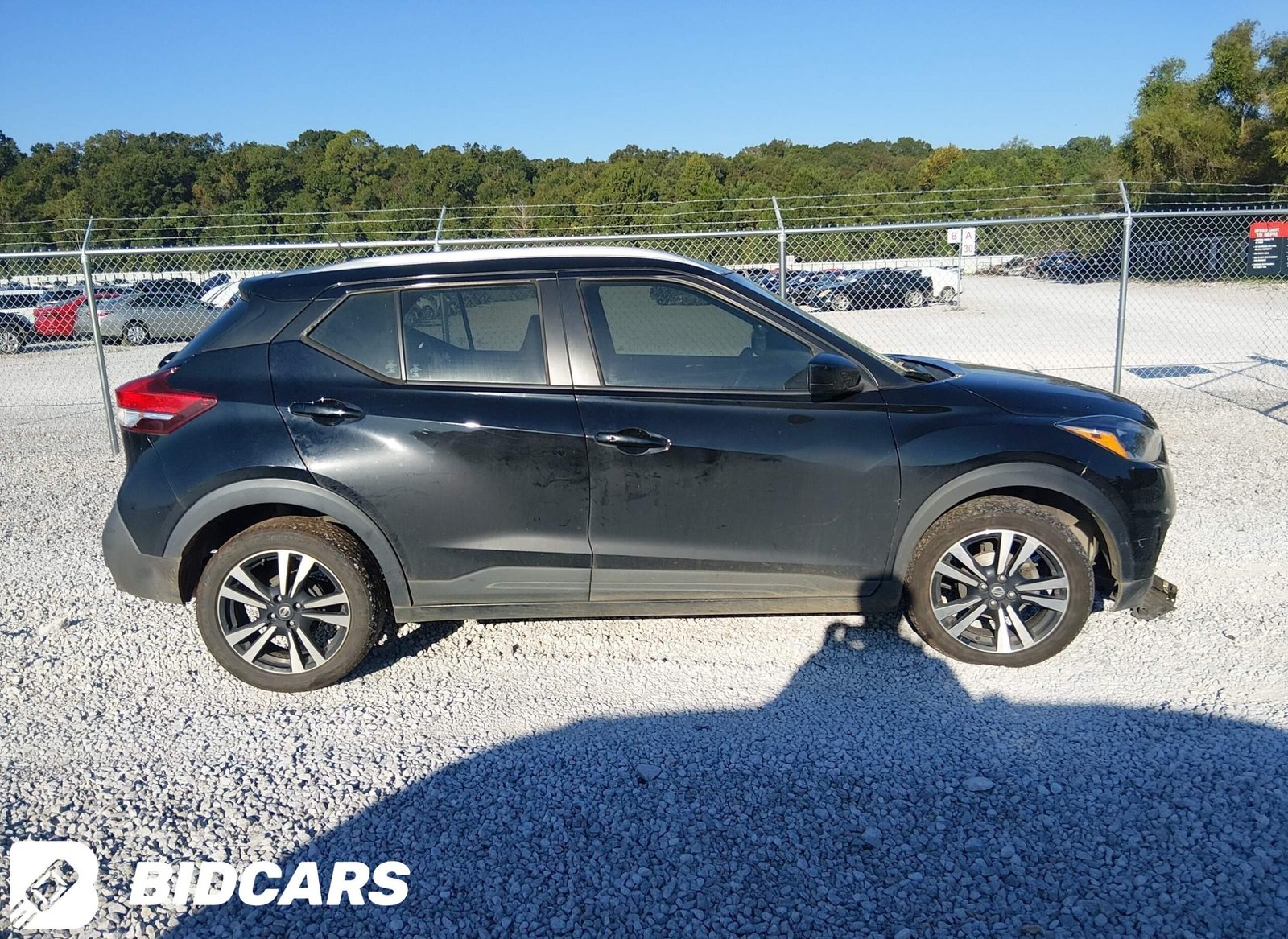 2019-Nissan-Kicks-3N1CP5CU5KL552428-12